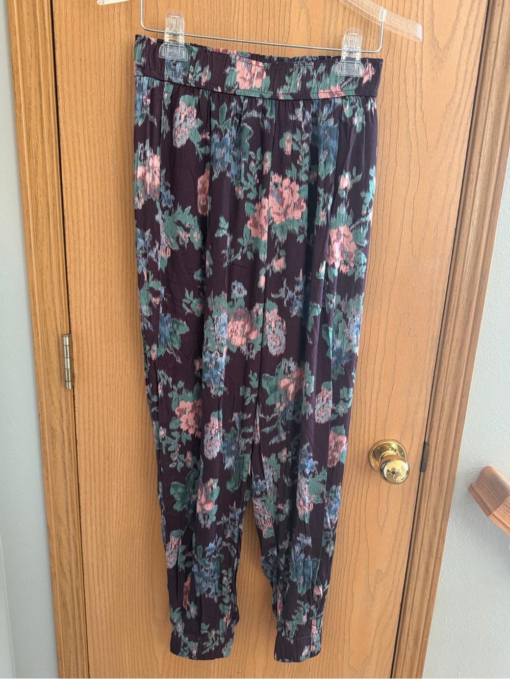 NWT Olivaceous Purple Mauve Floral Boho Pull-On Joggers Women’s Size M